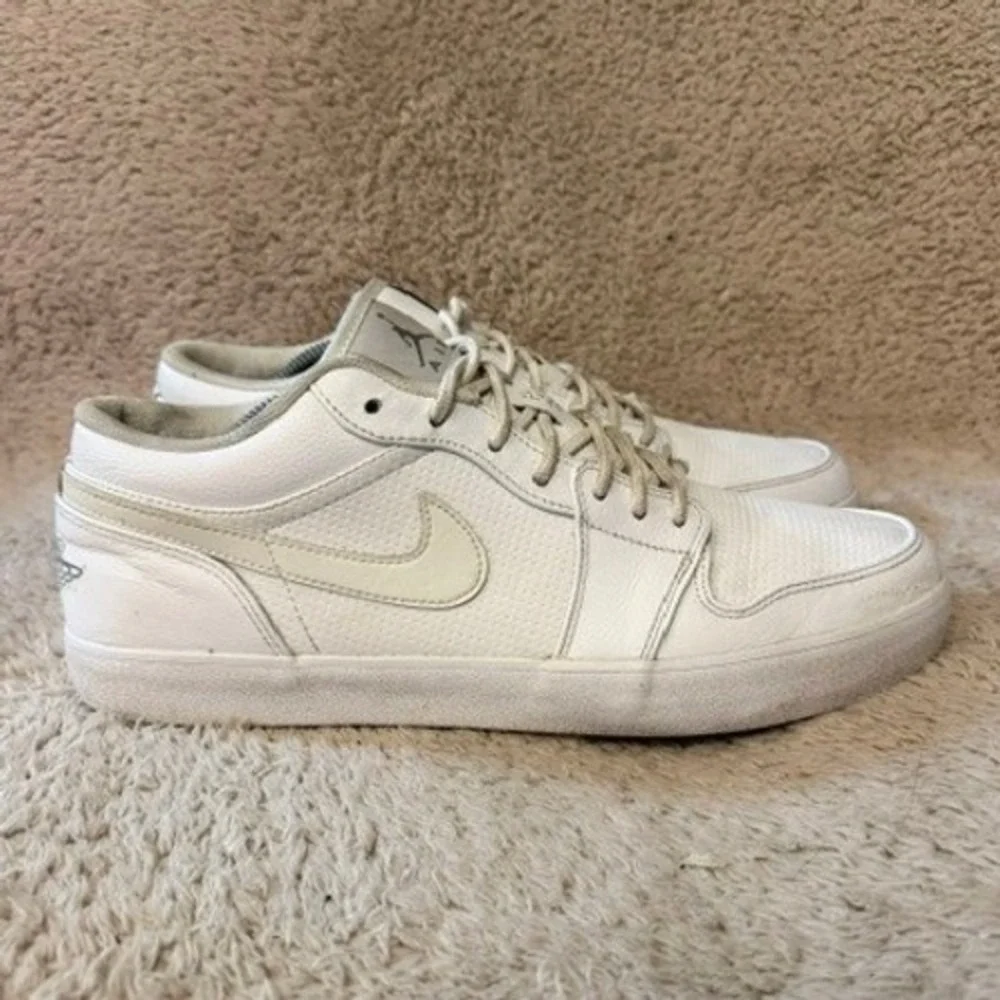 Jordan AJ1 Low Mens White Light Bone Leather Shoes Sneakers 553558-104 Size 10.5